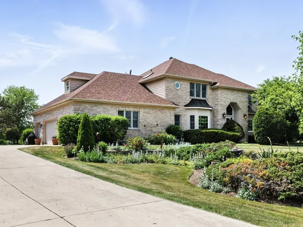 14N924 White Pines Ln, Hampshire, IL 60140