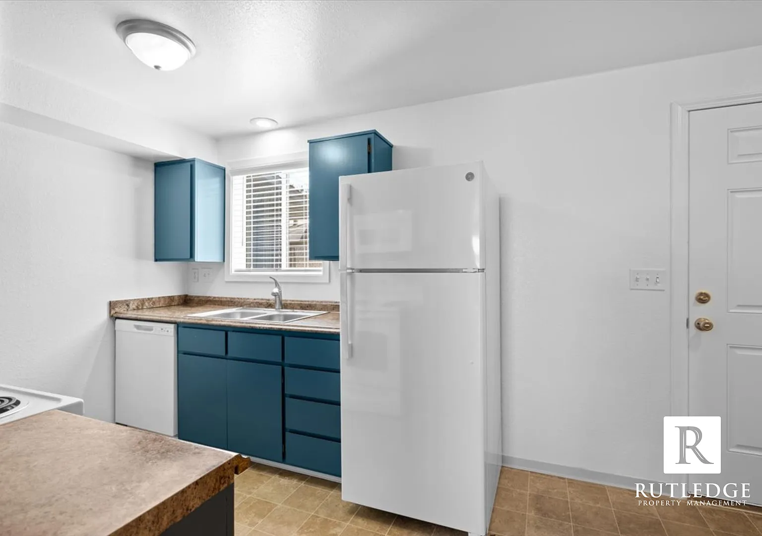 826 Bennett Avenue — Photo 3