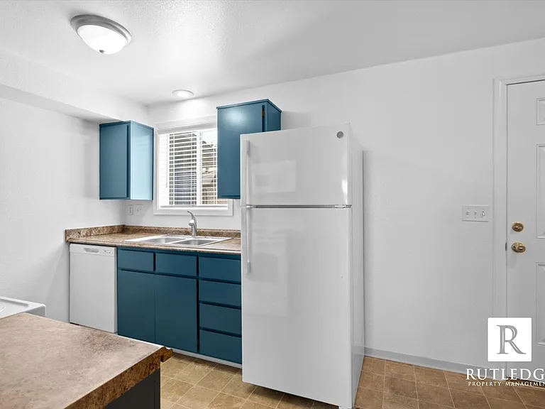 826 Bennett Ave #A-D — Photo 5