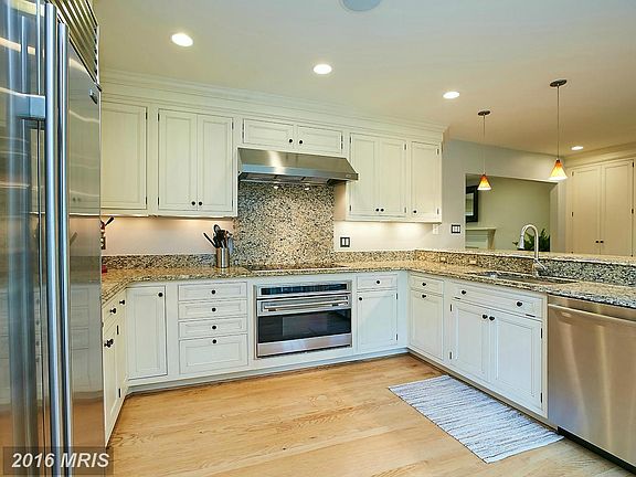4th image of 2548 N Wakefield St