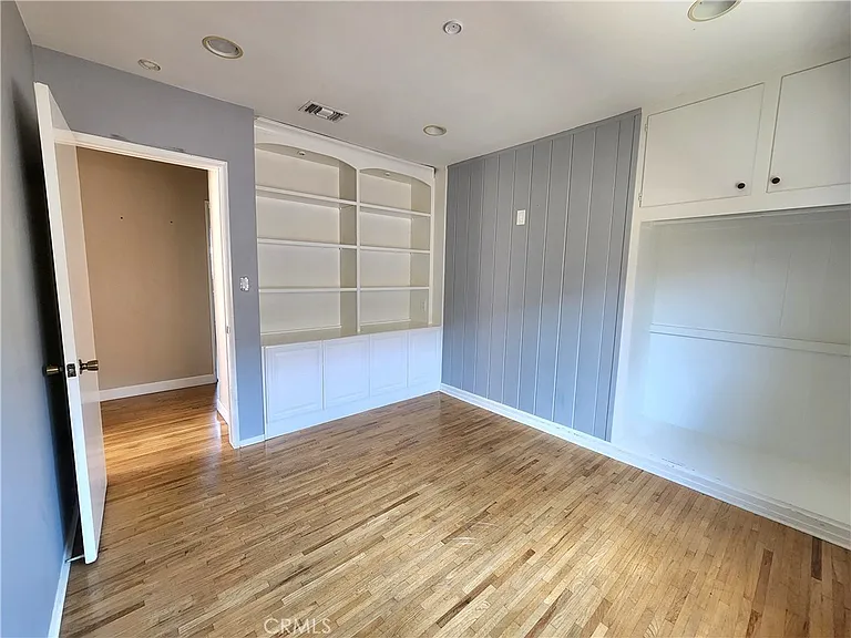 4919 Louise Ave — Photo 12