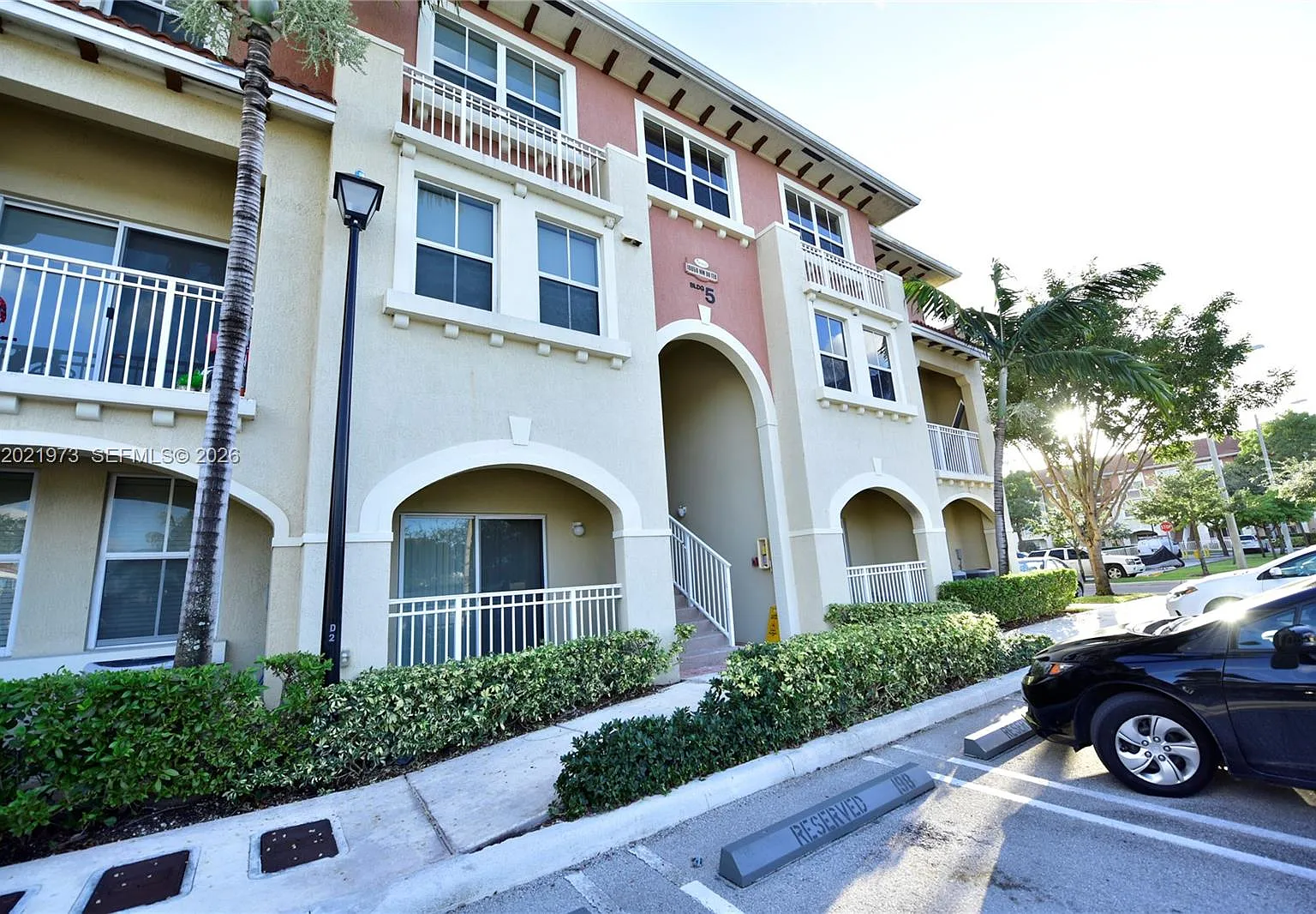 Coronado At Doral I Condo — Photo 1