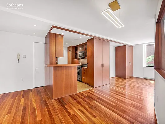 Sold by Sotheby's International Realty | media 11