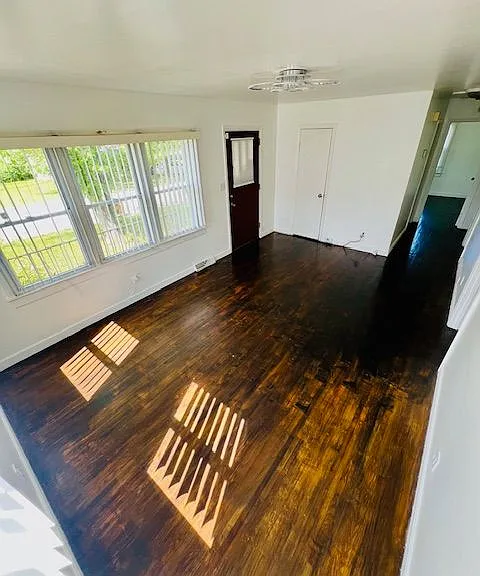 312 Lawndale Ave — Photo 4