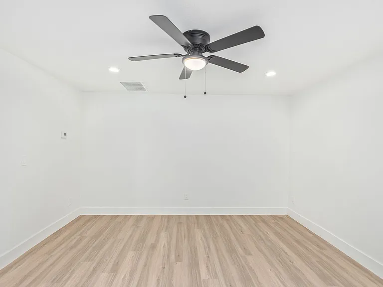 498 N Arizona Ave #5 — Photo 21
