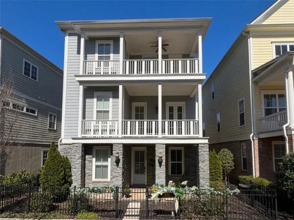 5015 Century Cir, Roswell, GA 30076