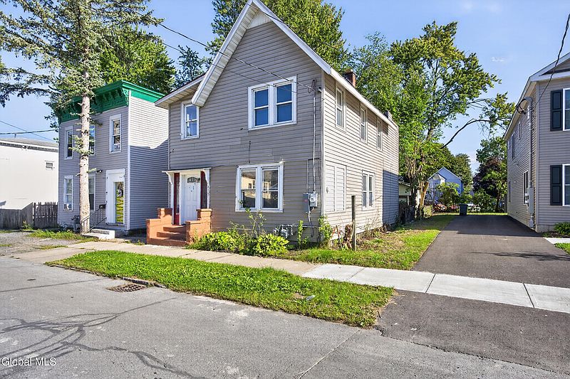 2nd image of 413 Summit Avenue