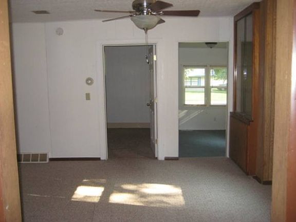 3rd image of 237 Crosby Ave NE