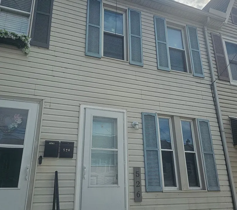 526 Manor St