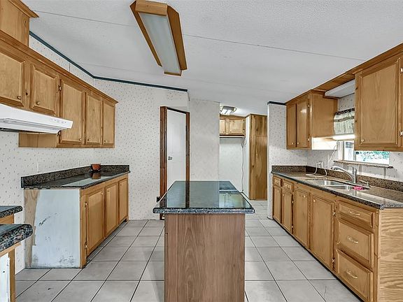 5th image of 29619 Denton St