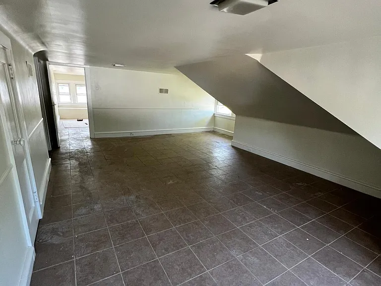 2333 Penn Ave #1 — Photo 5