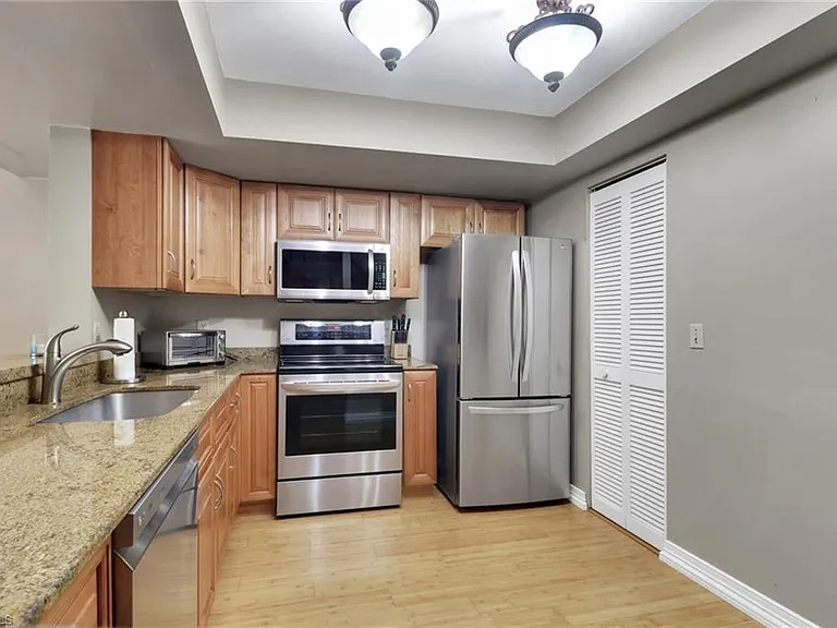 800 Meadowland Dr #H — Photo 5