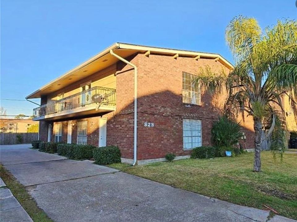 1st image of 828 Vouray Dr APT C