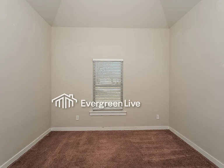 95 Wolf Ln — Photo 11