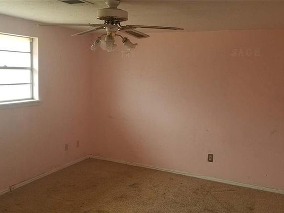 5th image of 3620 Oak Grove Dr