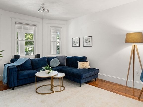 4th image of 52 Ralph St Unit 52