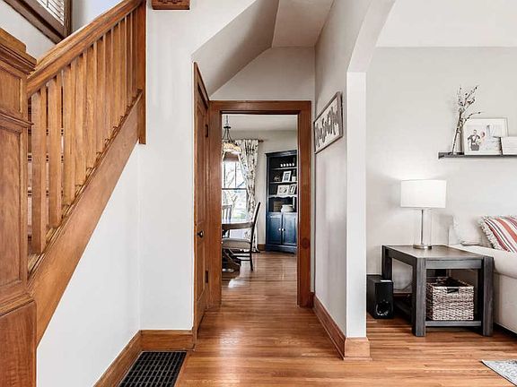 3rd image of 96 Parkview Ave