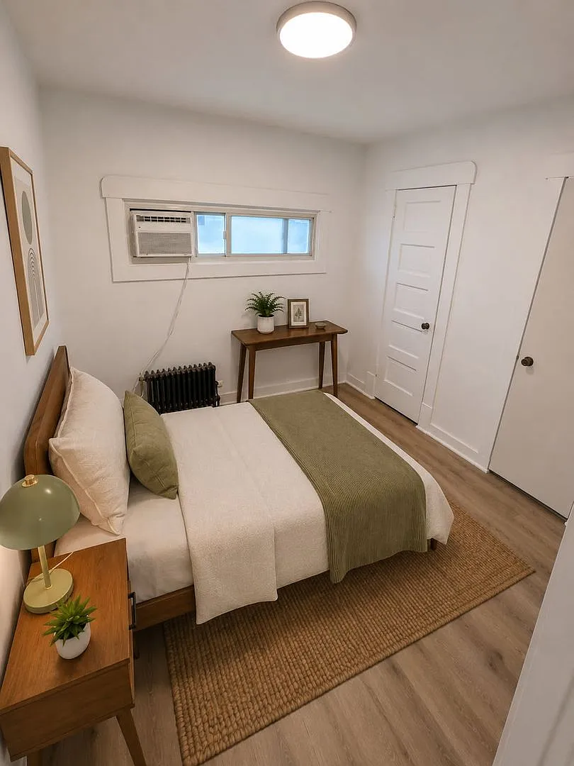 2 bedroom, 1 bathroom Apartment! JULY 2026! — Photo 2
