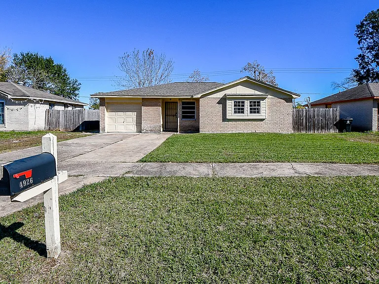 4926 Ridgestone St — Photo 1