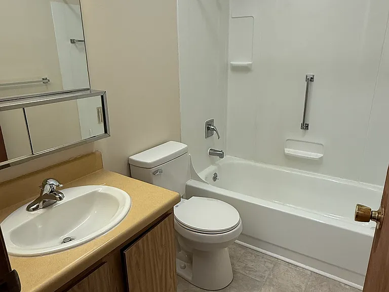 Oglebay Village Apartments — Photo 11