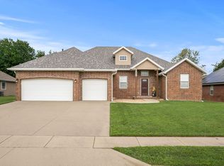 205 Finch Ct, Willard, MO 65781