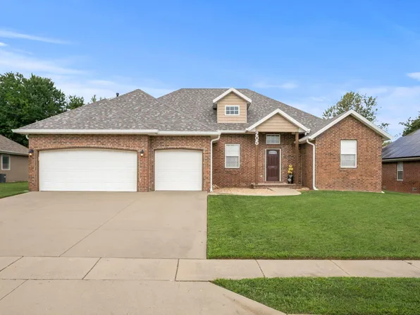 205 Finch Court, Willard, MO 65781