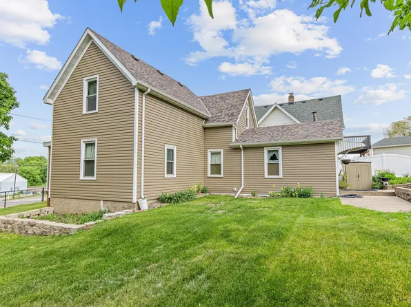 1504 Concord St S, South Saint Paul, MN 55075