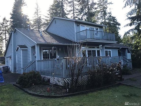 2nd image of 701 E Country Club Dr E