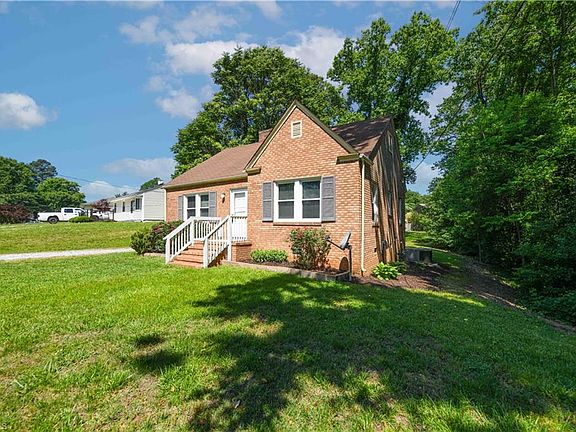 2nd image of 806 Idlewood Dr