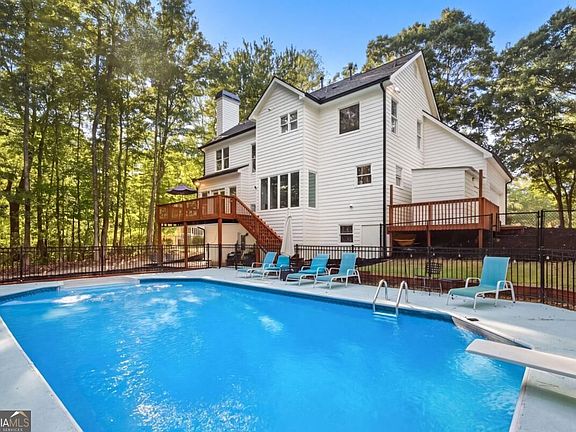3rd image of 3256 Fieldcrest Rd