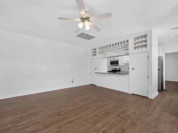 2nd image of 3301 W Allegheny Ave #C