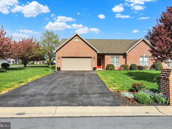 82 Fairfax Ln, Annville, PA 17003
