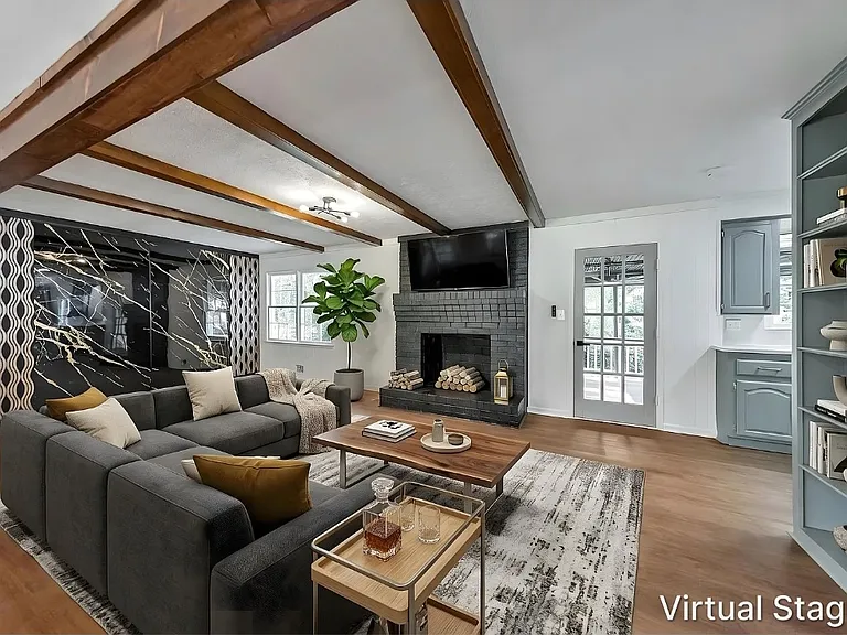 1920 Mozelle Dr — Photo 2