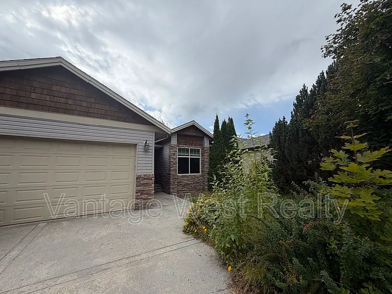 3 bed, 2.0 bath, 1450 sqft, $2,995 — Photo 1