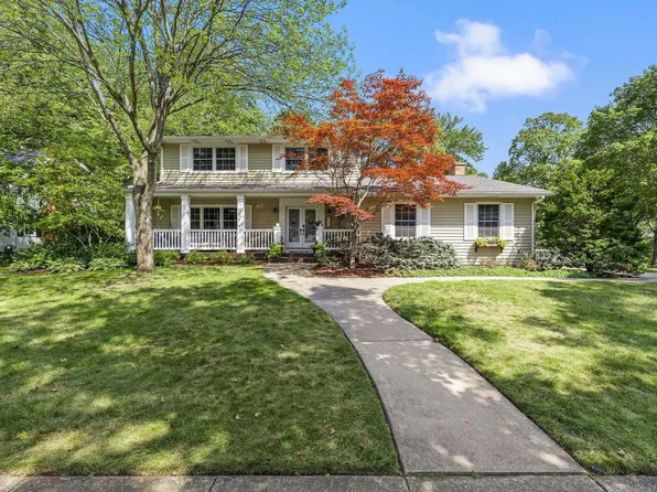 5100 Foxcroft Dr, Midland, MI 48642