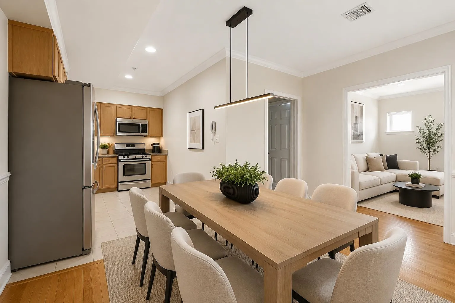 3 bed, 2.0 bath, 1400 sqft, $4,500 — Photo 1