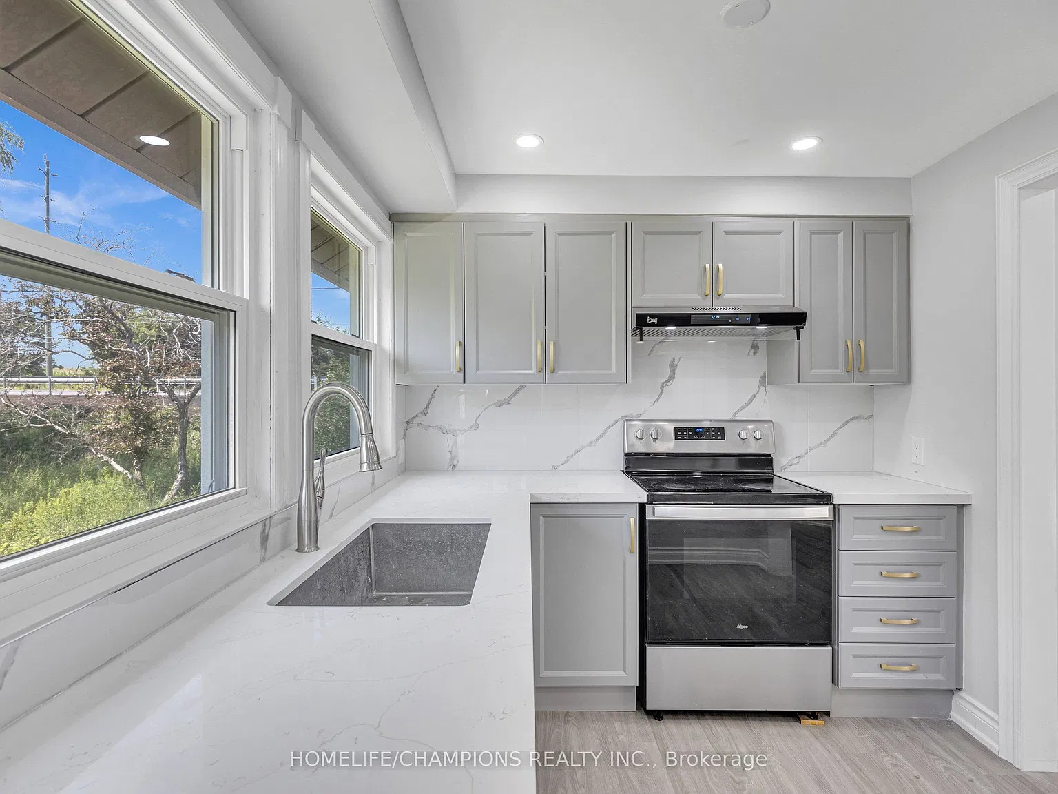 3 bed, $2,950 — Photo 3