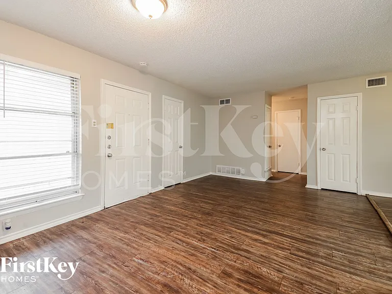 3101 Marydale Rd — Photo 4