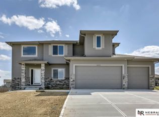 16971 Rachel Snowden Pkwy, Bennington, NE 68007