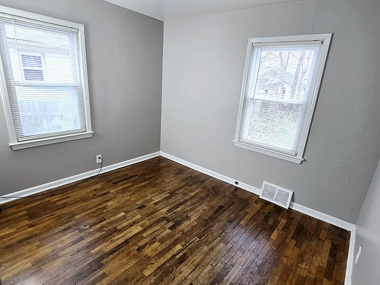 1106 Lincoln Ave — Photo 8