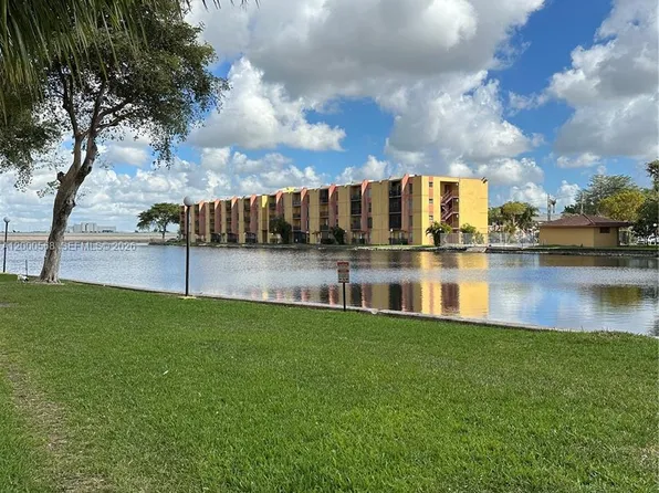 4717 NW 7th St APT 402-10, Miami, FL 33126