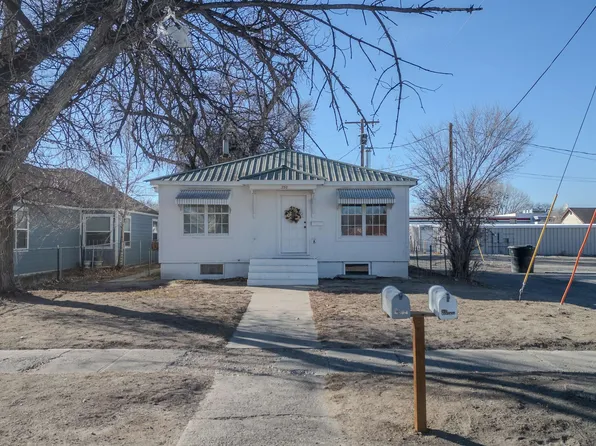350 Montana Ave, Lovell, WY 82431
