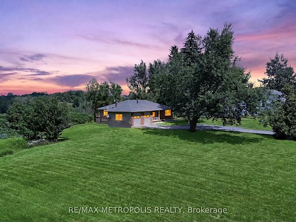 3rd image of 6370 Hillsdale Dr