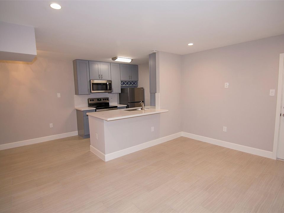 1st image of 2201 Fountain View Dr APT 44