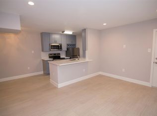 2201 Fountain View Dr APT 44, Houston, TX 77057
