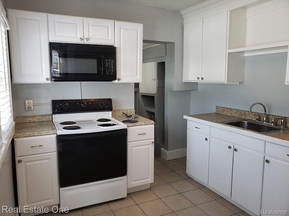1771 Academy St, photo 9