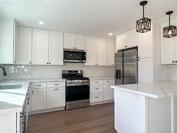 5th image of 865 Viking Ln