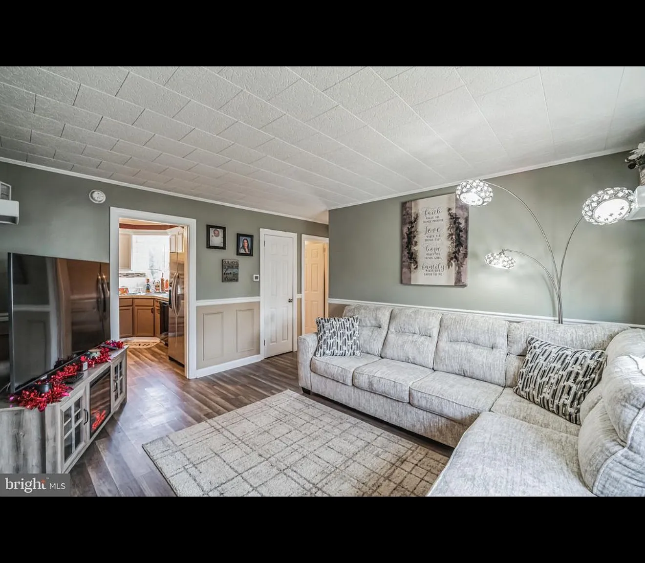 1133 Jefferson Ave — Photo 3