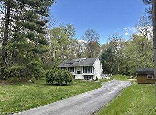 7 Van Sickle Rd, Sandyston, NJ 07826