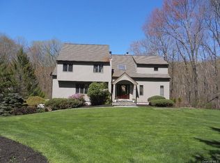 59 Stonewall Farm Rd, Mahopac, NY 10541